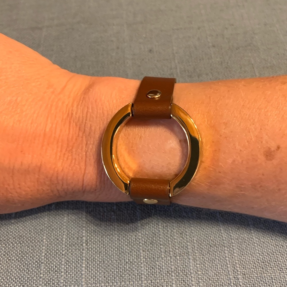 Leather and Gold bracelet